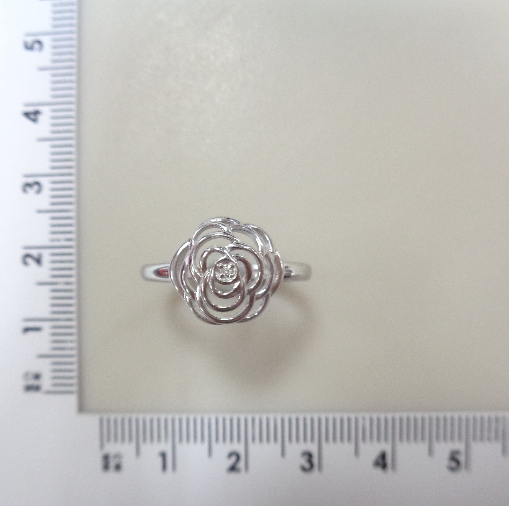 Серебряное кольцо с бриллиантом "Роза"